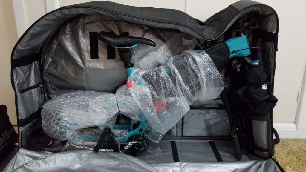 Yeti bike in evoc bike bag